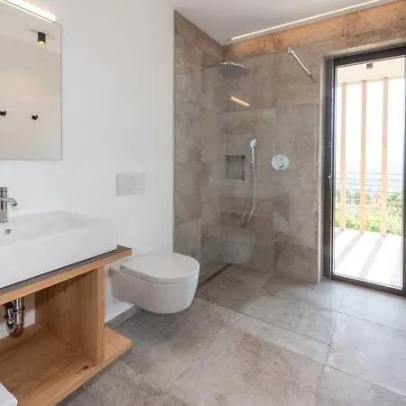 Farm stay Montis Exclusive In Eppan With Spectacular Views Of Dolomites And Bolzano Area Appiano Sulla Strada Del Vino